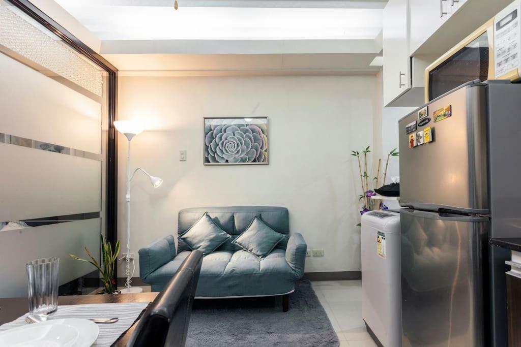 Jen'S Paranaque City Apartment Manila Esterno foto